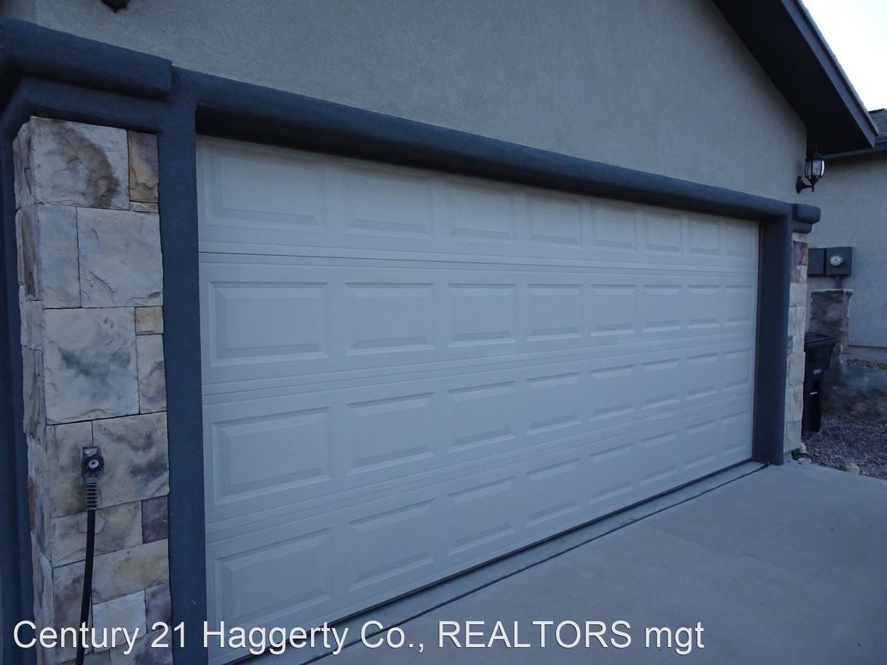 620 Bell Gordon St - Photo 3 of 20