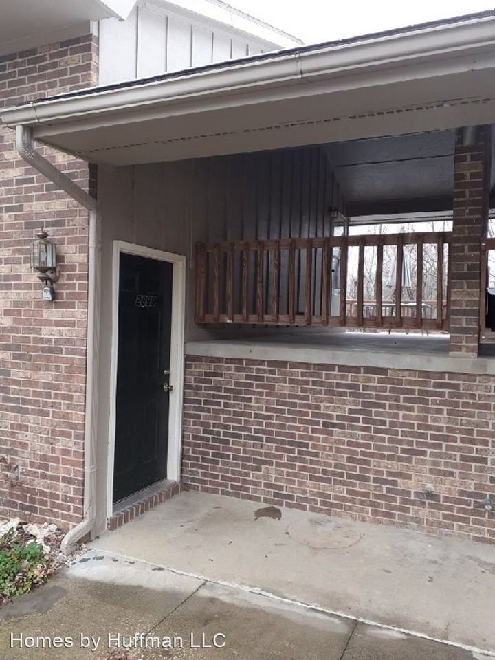 2898 John Ave - Photo 2 of 13