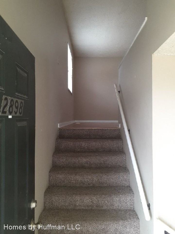 2898 John Ave - Photo 3 of 13