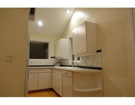 215 Perkins St - Photo 3 of 20