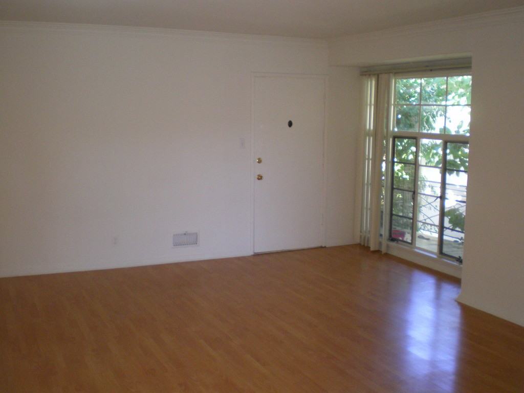 925 Le Doux - Photo 2 of 10