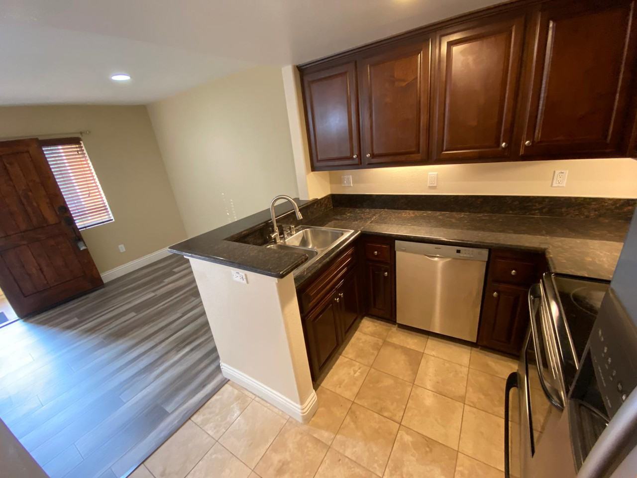 Venetian Condos - Photo 3 of 15