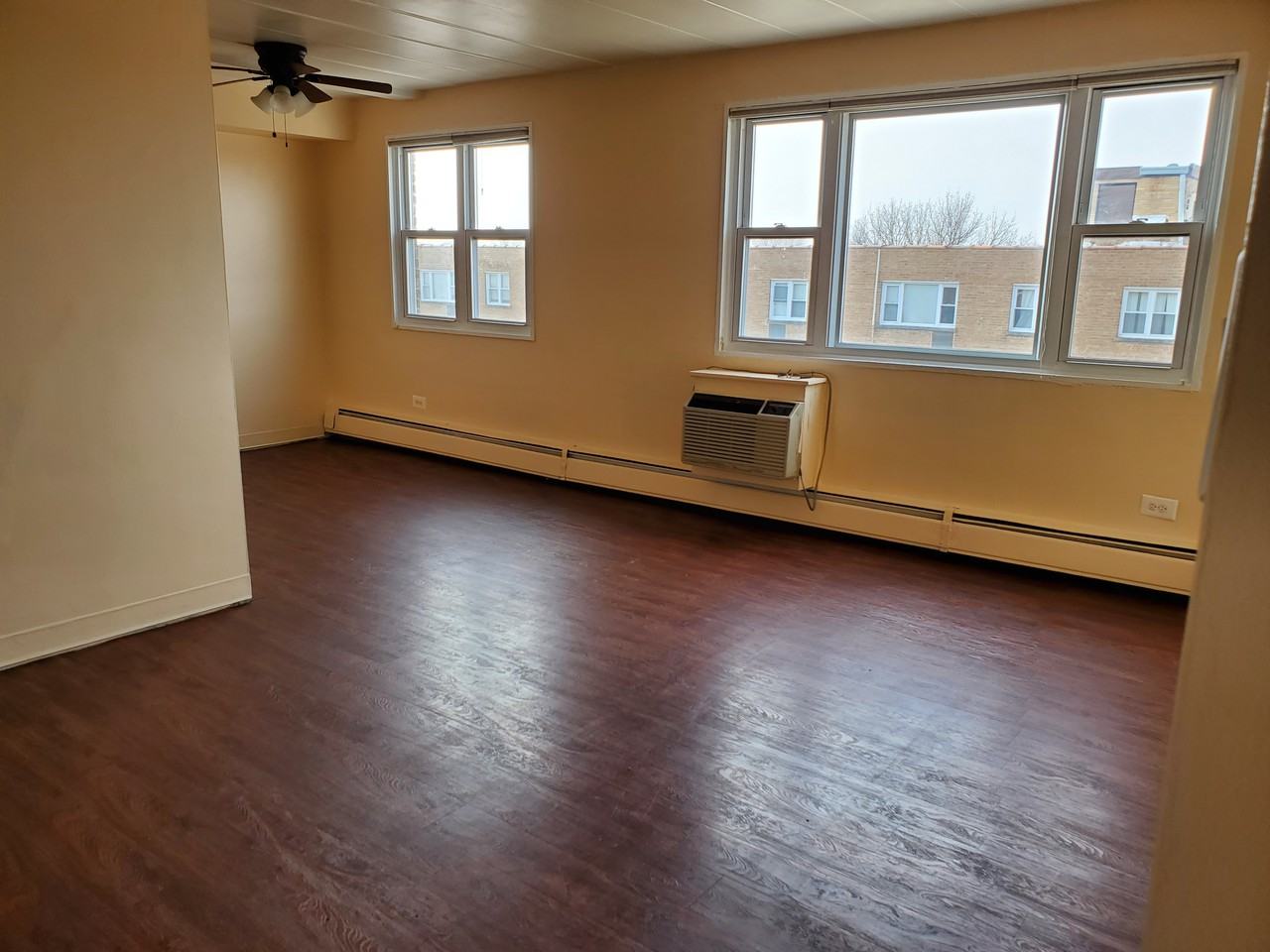 6160 N Damen Ave Apt 509 - Photo 2 of 11