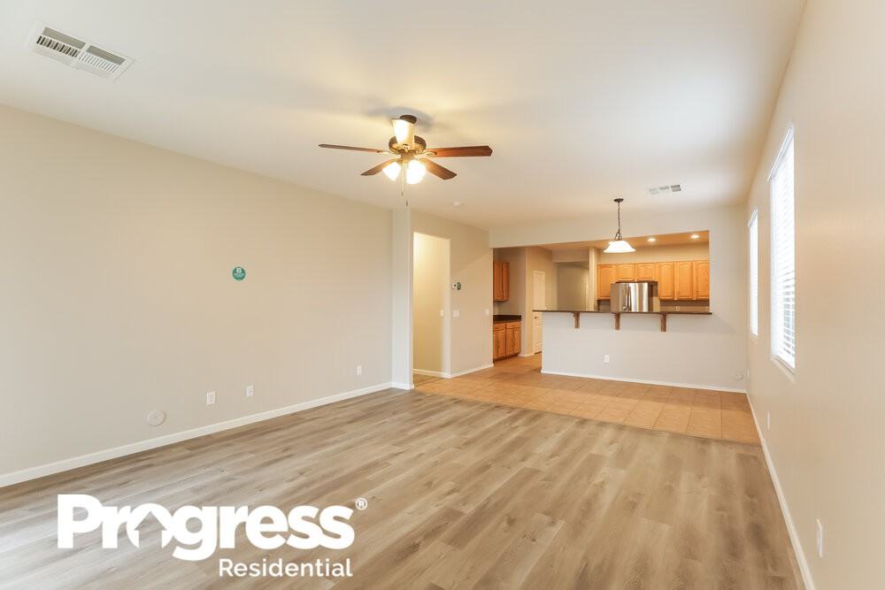 7024 W Shumway Farm Rd - Photo 3 of 16