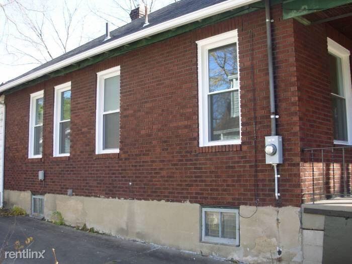 105 Poplar St - Photo 2 of 13