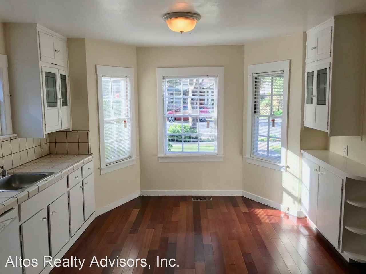 2291 Princeton St - Photo 3 of 13