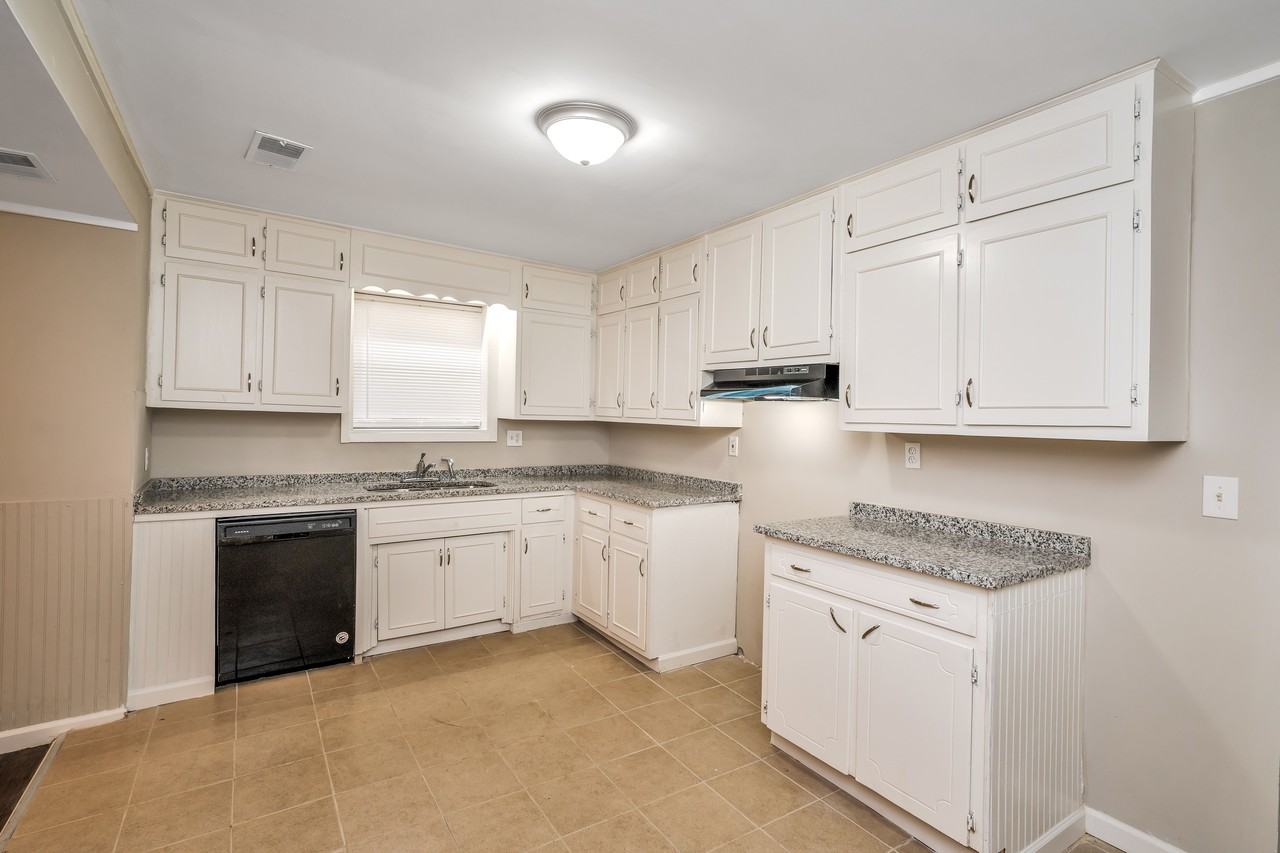 917 Ozark Ct - Photo 2 of 28