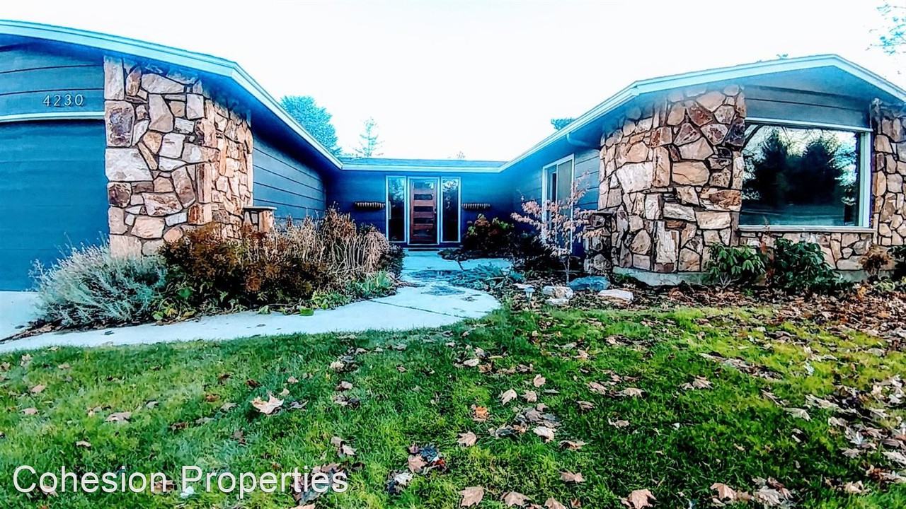 4230 N Kingswood Dr - Photo 2 of 22