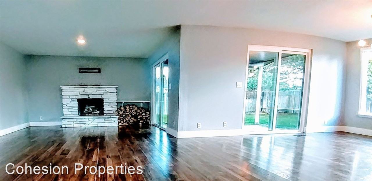 4230 N Kingswood Dr - Photo 3 of 22