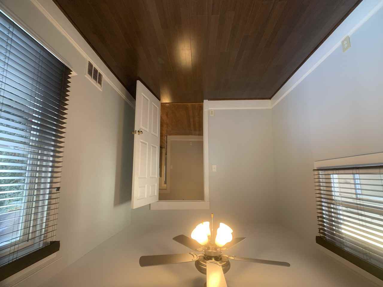 2009 Pine St - Photo 3 of 10