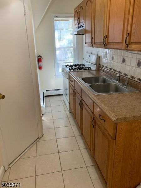 195 Mount Hope Ave - Photo 2 of 10