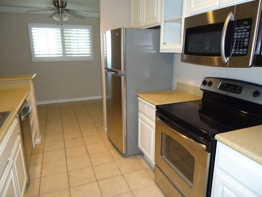 1340 Barbara Worth Rd - Photo 3 of 6