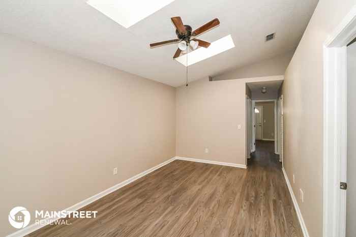 5118 Somerton Ct - Photo 3 of 16