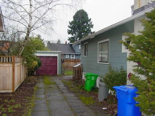4053 NE 24th Ave - Photo 2 of 7