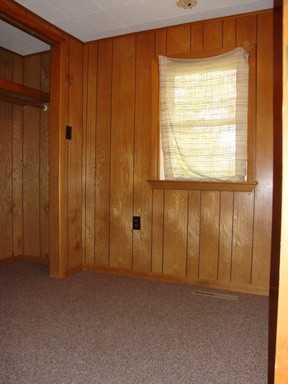 198 Garden Ave - Photo 3 of 9