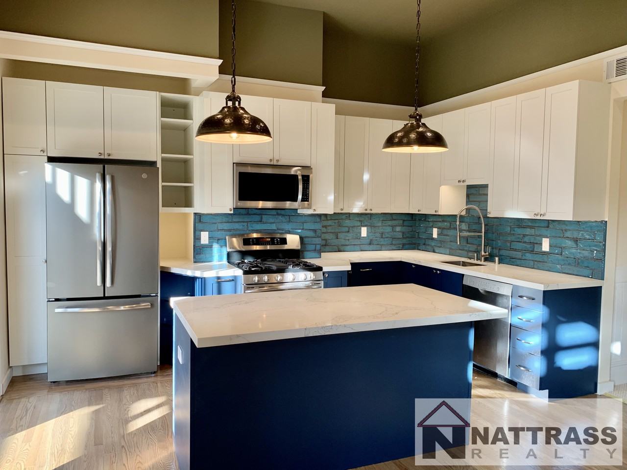 217 Webster St - Photo 2 of 37