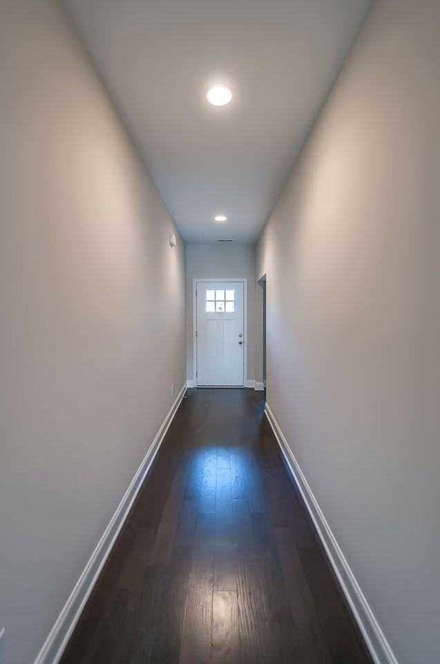 1146 Westgate Dr - Photo 3 of 27