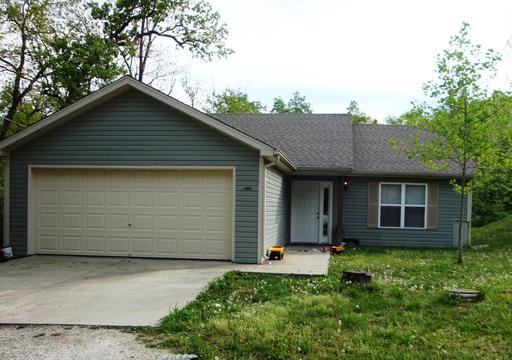 1004 Cedarwood Dr - Photo 2 of 10