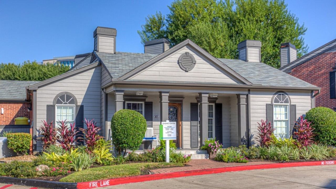 9940 Richmond Ave - Photo 2 of 45