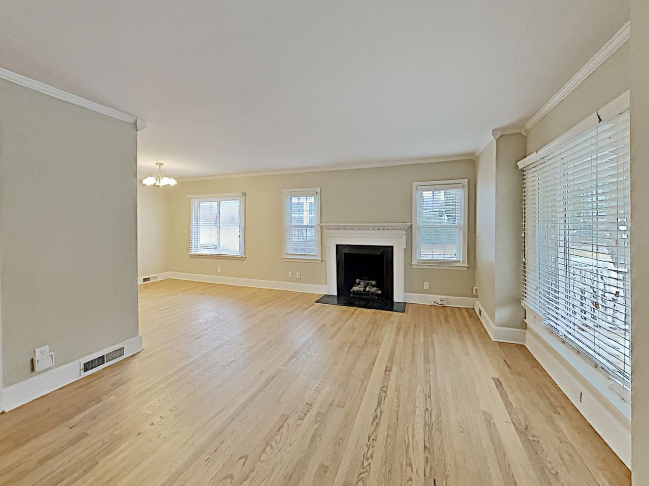 1417 Seneca Pl - Photo 3 of 21
