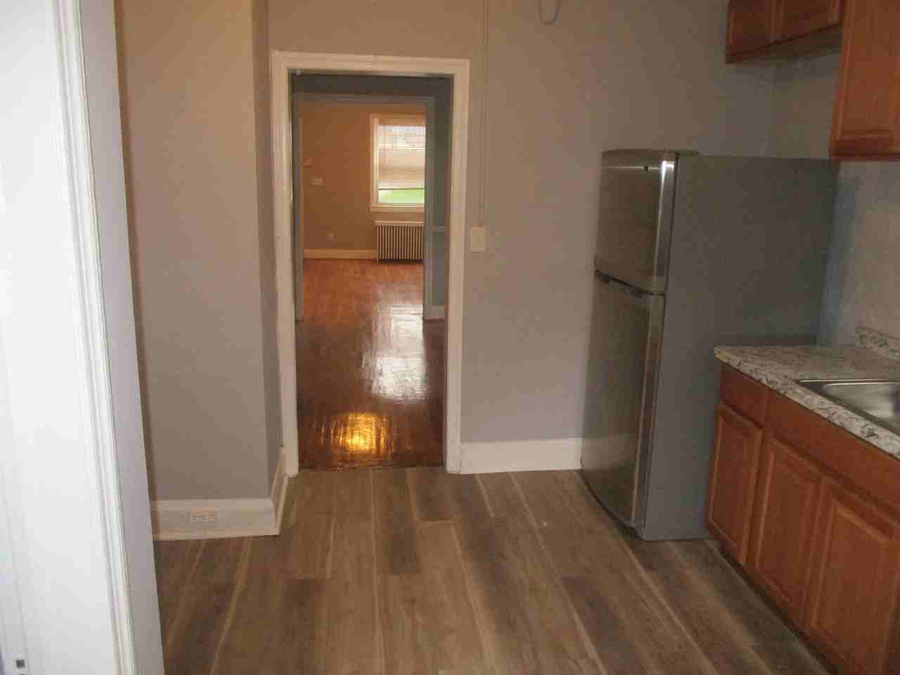 622 Willow Ave - Photo 2 of 10