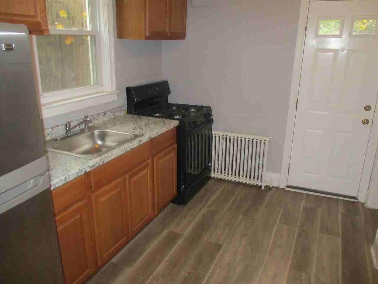 622 Willow Ave - Photo 3 of 10