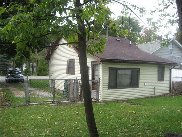 4766 Lakeshore Rd - Photo 2 of 7