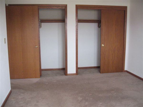 N25W24011 River Park Dr - Photo 3 of 5