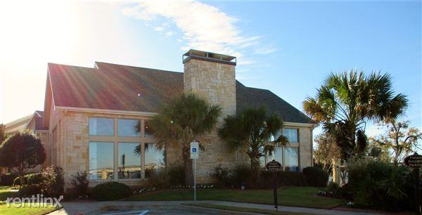 Reserve on Lake Granbury Apartments - Photo 2 of 18