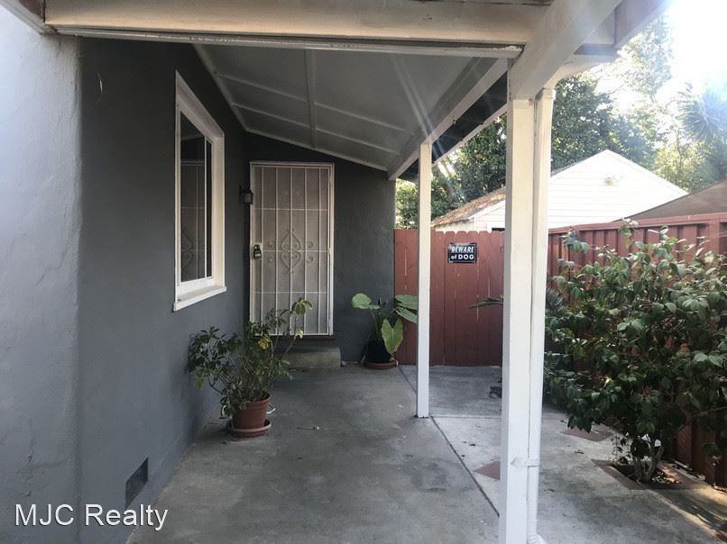 429 Daisy Ln - Photo 2 of 30