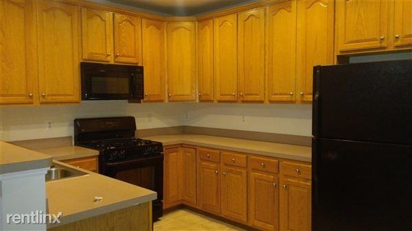 24649 Kings Canyon Square - Photo 3 of 15