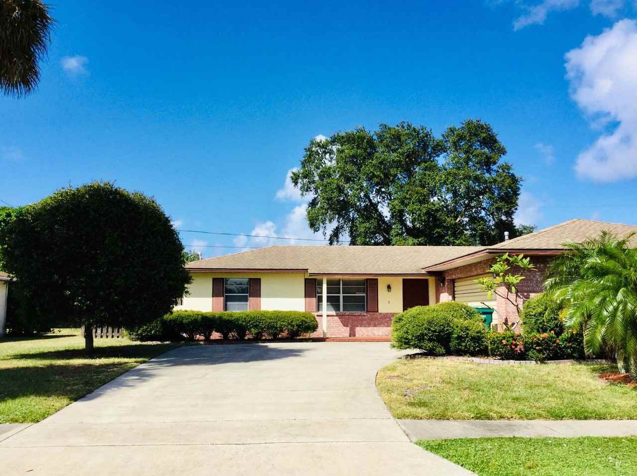 1546 Spruce Rd - Photo 2 of 26