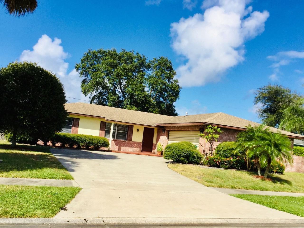 1546 Spruce Rd - Photo 3 of 26