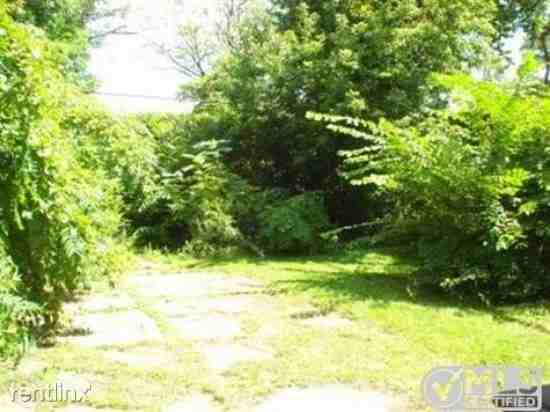 13338 Freeland St - Photo 3 of 8