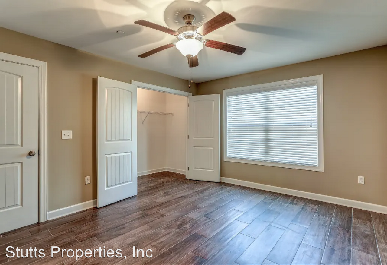 100 Bruins Place - Photo 3 of 11