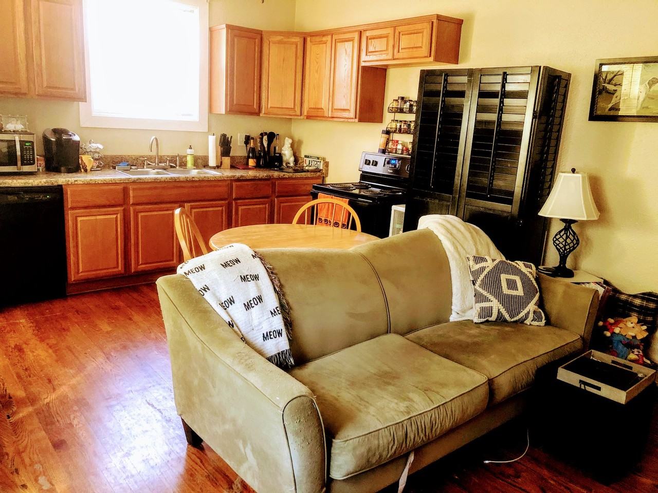 Benton Place on the Row - Photo 5 of 16