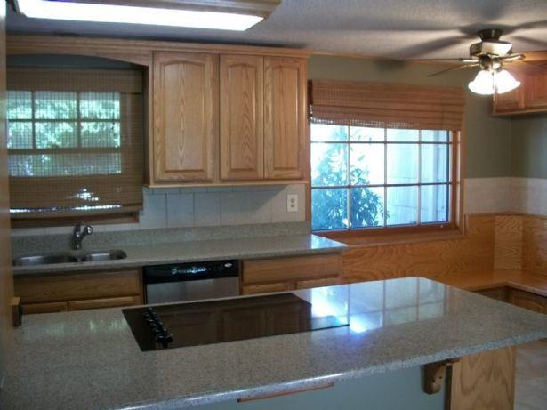 950 NE 18th St - Photo 2 of 10