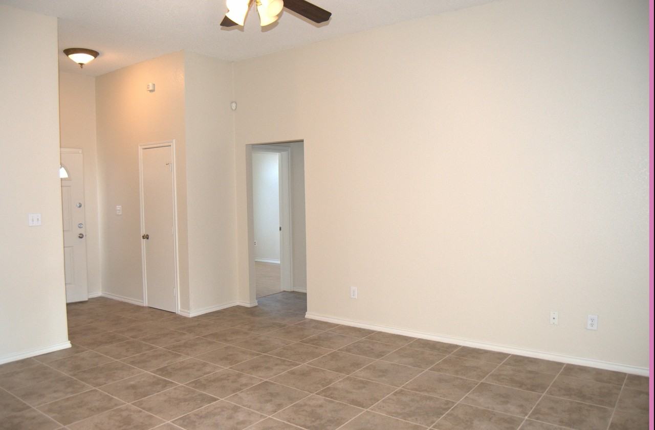 110 Wolf Ln - Photo 3 of 5