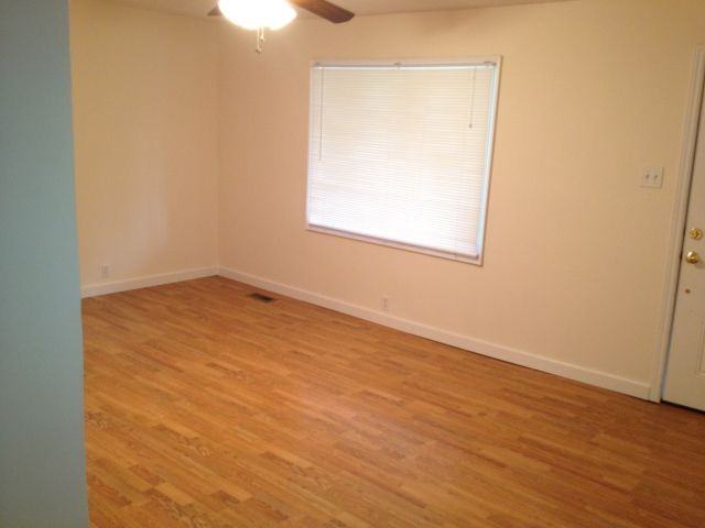 323 Chickamauga Ave - Photo 3 of 10