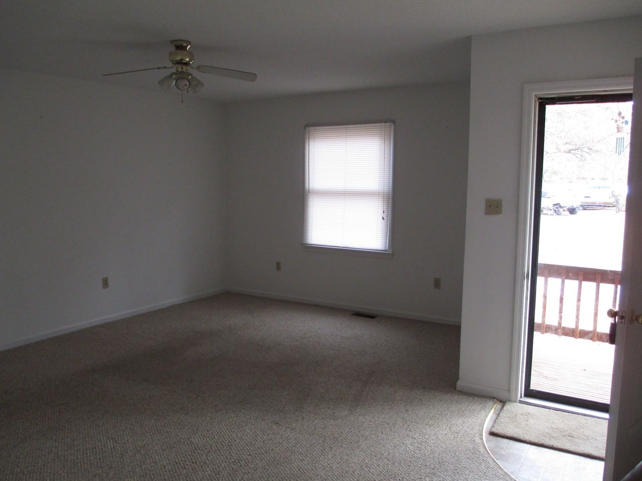409 Marshall St - Photo 3 of 16