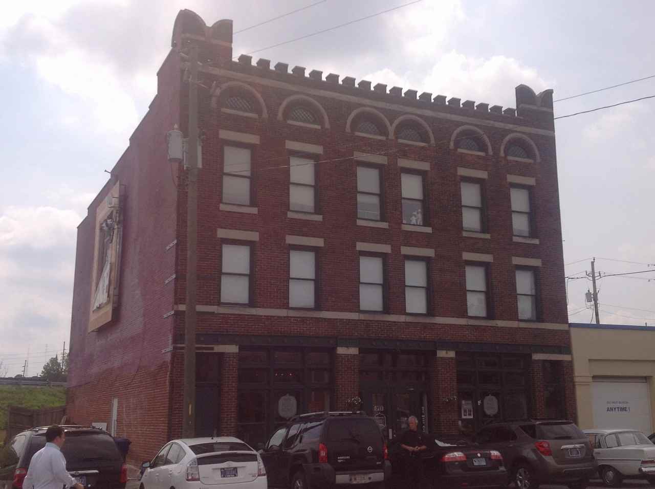 909-913 Massachusetts Ave. - Photo 3 of 11