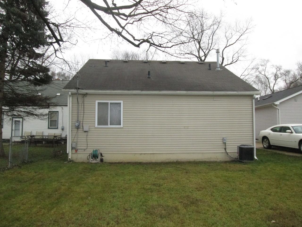 18693 Norborne St - Photo 3 of 19