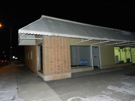 1432 Myott Ave - Photo 2 of 5