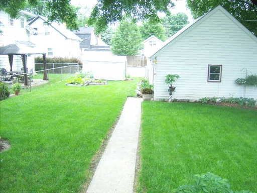 1908 Melrose St - Photo 3 of 11