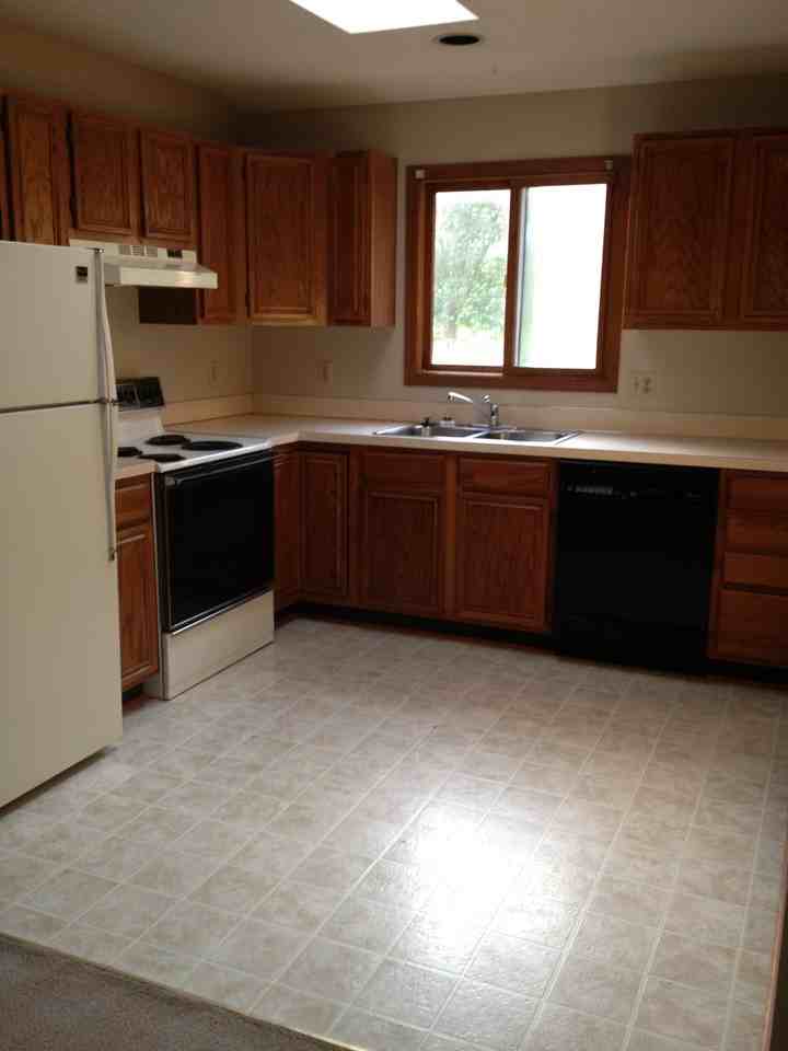 630 Oregon Trail - Photo 3 of 11