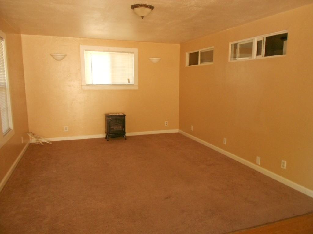 350 9th St - Photo 3 of 13