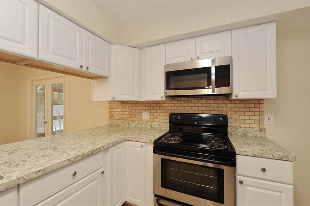 7543 Abbott Ct - Photo 3 of 22