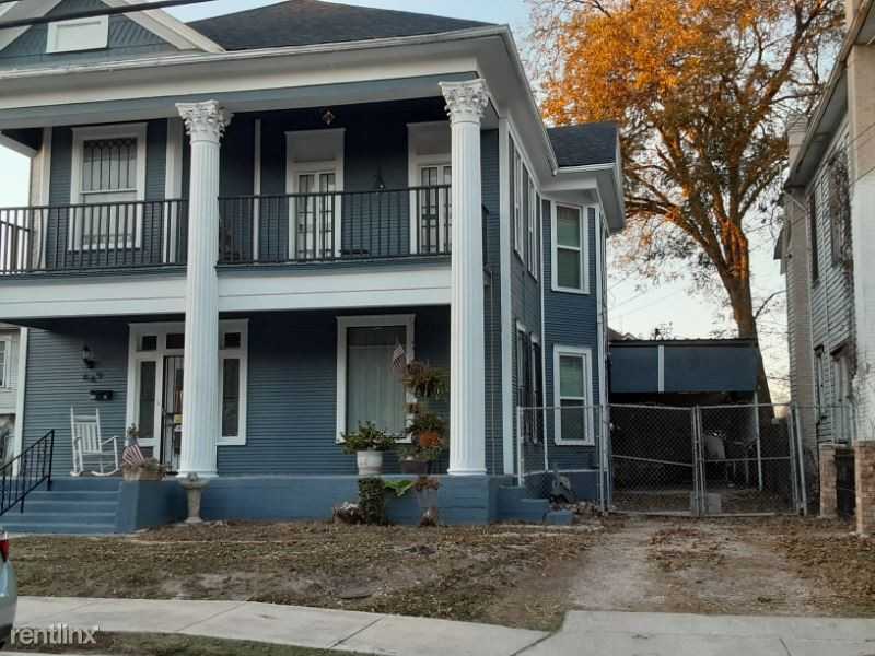 649 W Elmira St - Photo 2 of 2