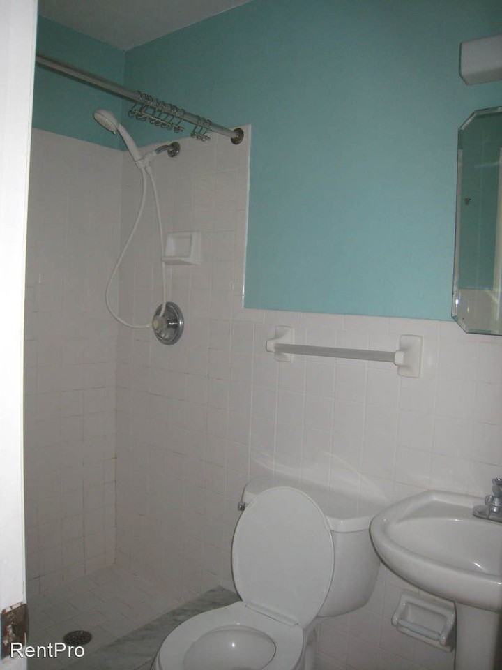 21 Tropical Dr - Photo 3 of 29