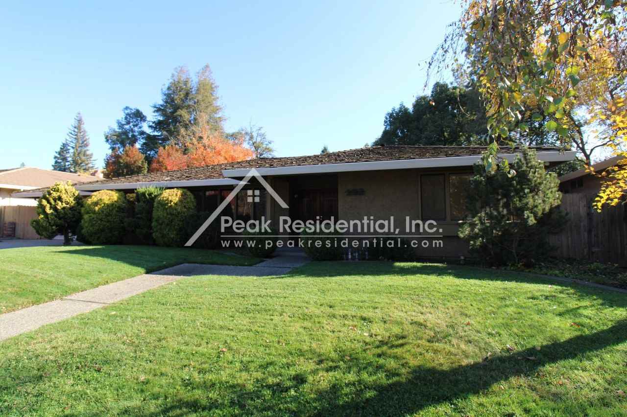 282 Munroe St - Photo 2 of 50